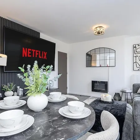 2 Bedroom Centre 85 Smart Tv Location