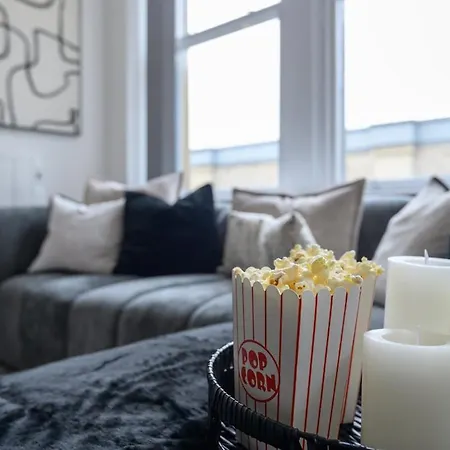 2 Bedroom Centre 85 Smart Tv Location *