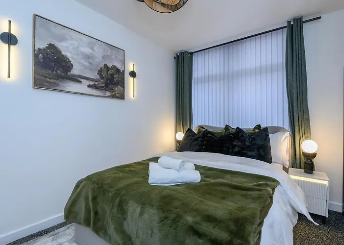 2 Bedroom Centre 85 Smart Tv Location Bradford (West Yorkshire)