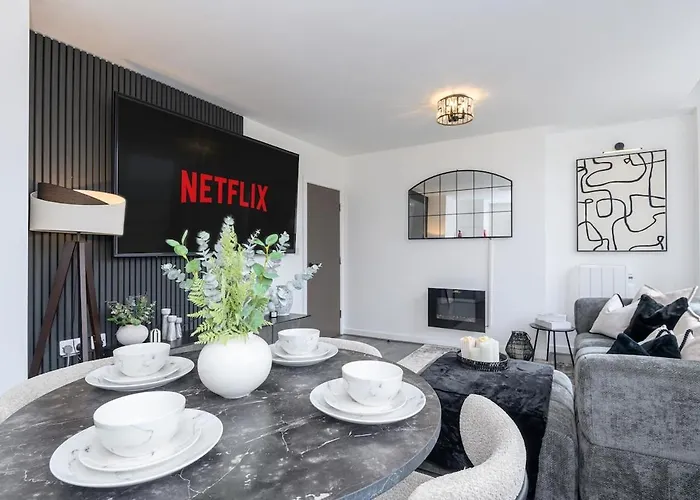 2 Bedroom Centre 85 Smart Tv Location