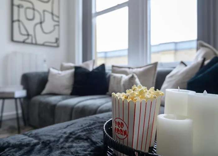 2 Bedroom Centre 85 Smart Tv Location *