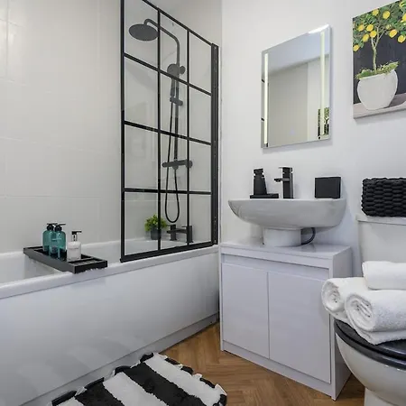 2 Bedroom Centre 85 Smart Tv Location בראדפורד
